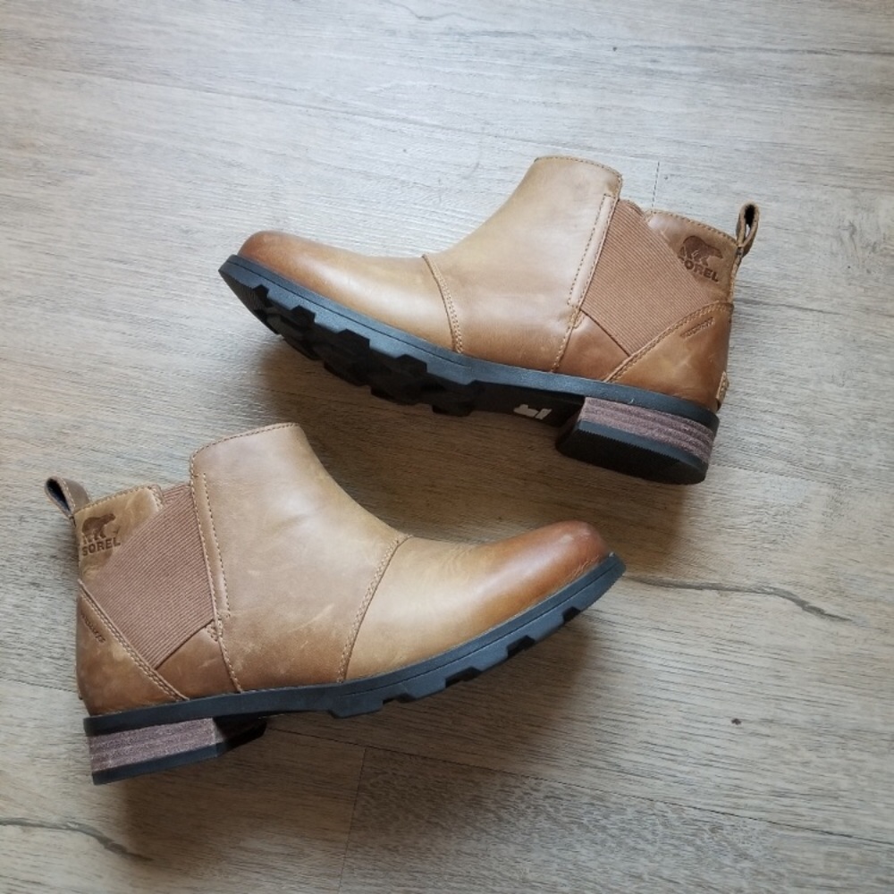Sorel Emelie low tan leather ankle boots
